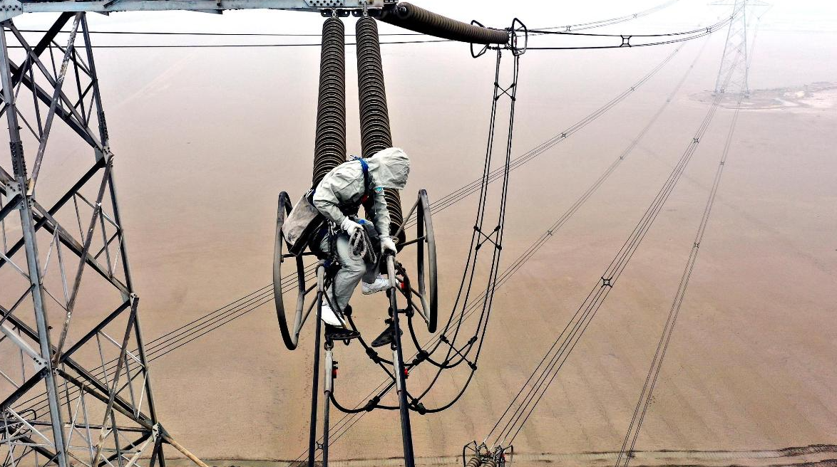 帶電作業簡單嗎？