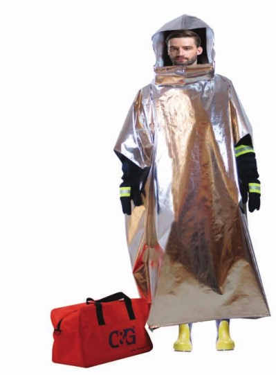 上海誠(chéng)格超輕隔熱斗篷走進(jìn)消防救火演練實(shí)踐中