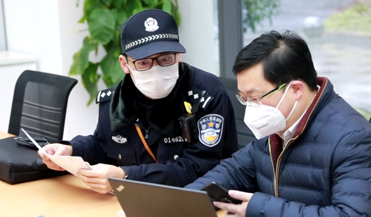 滬警方主動(dòng)對(duì)接我司,保障誠(chéng)格一次性防護(hù)服安全生產(chǎn)