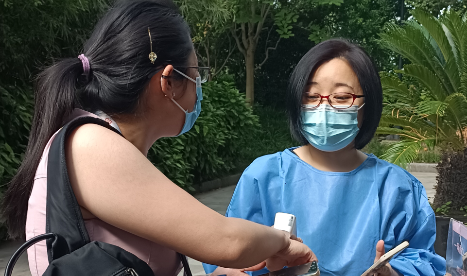 誠格“錦疫衛”把好防疫第一關 持續助力社區核酸采樣工作